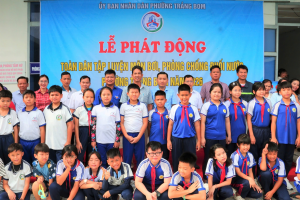 Lễ phát động toàn dân tập luyện môn bơi phòng, chống đuối...