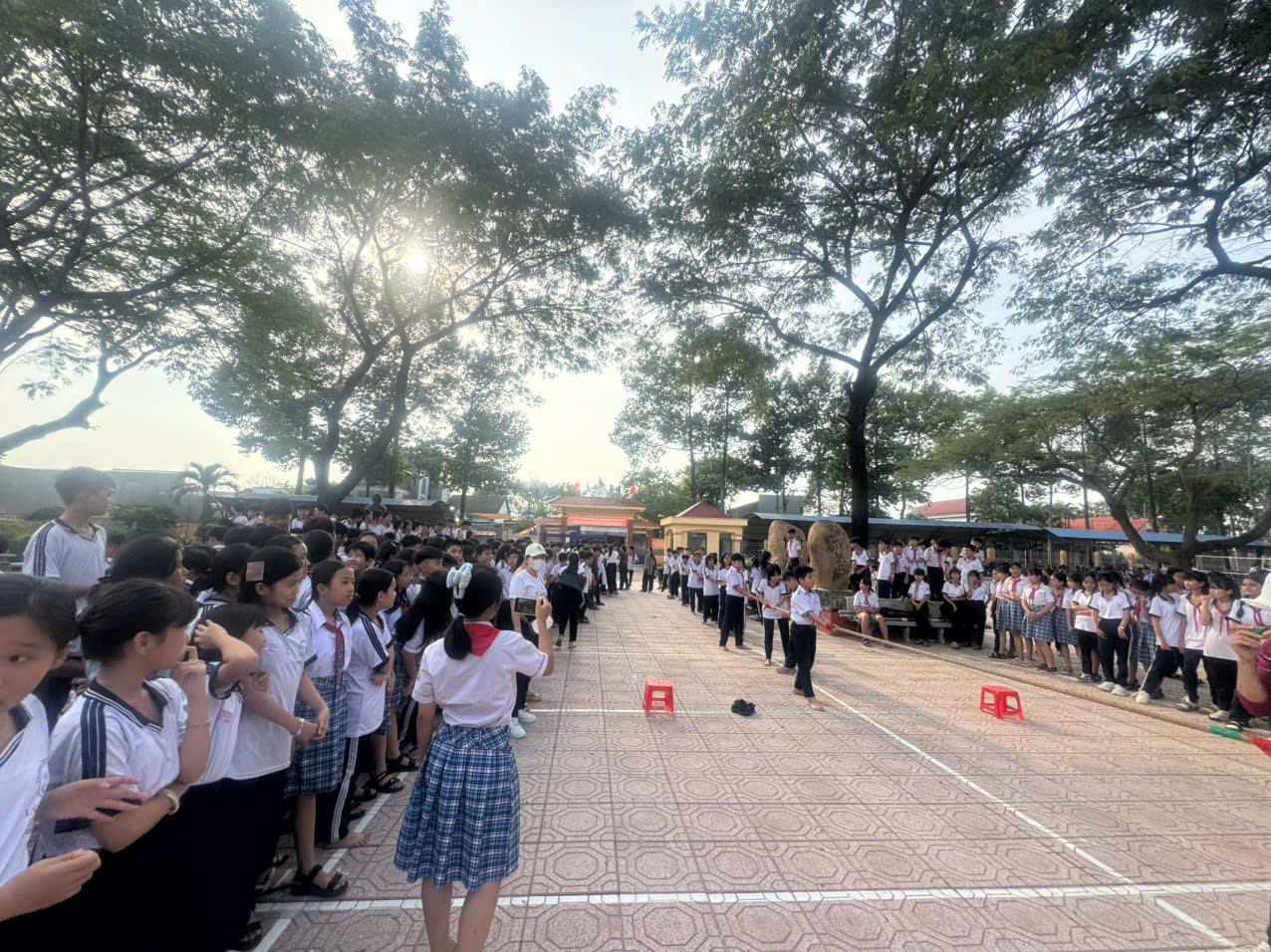 Giải thể thao chào mừng ngày nhà giáo Việt nam tại trường THCS Lý Tự Trọng