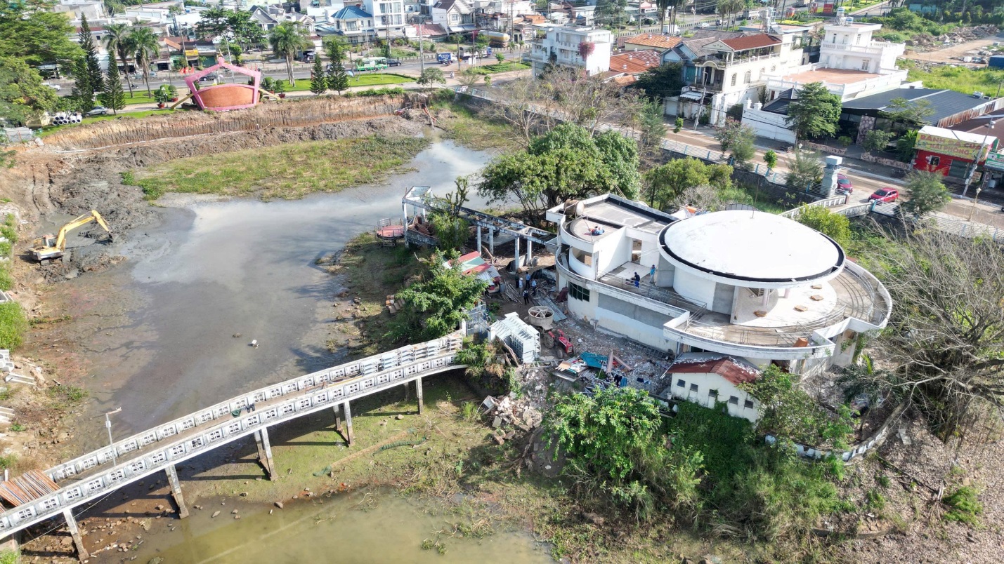 Description: E:\2025\TIN BÀI\gen-h-z7318457534730_db1f9f73aa604b39069c67b8d635b432.jpg